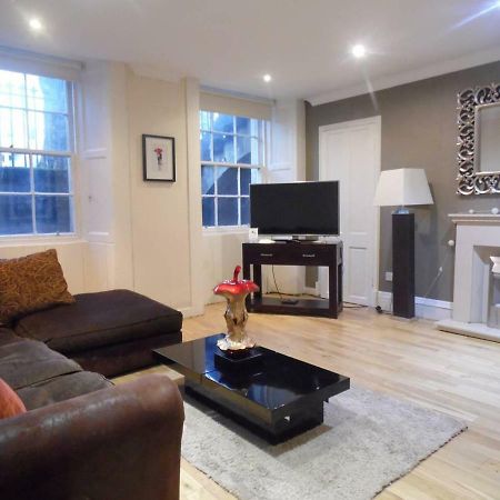 West End -Stunning, 2 Bedroom, Main Door Flat With Private Parking กลาสโกว์ ภายนอก รูปภาพ